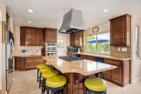 1889 Cabernet Dr, Chula Vista, CA 91913 photo 6