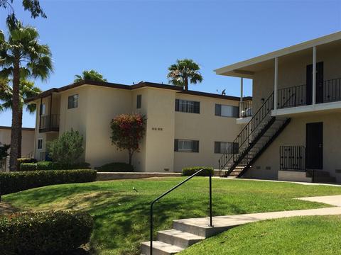253 Alestar St, Vista, CA 92084 photo 3