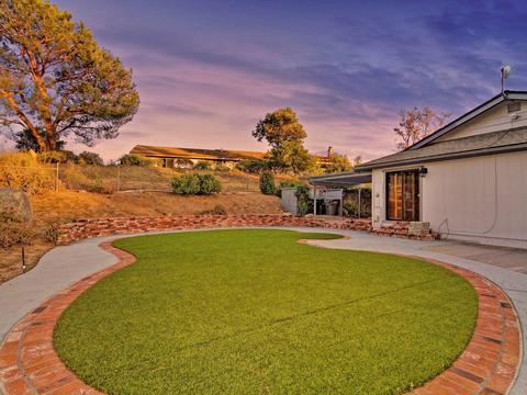 2504 Terrella Pl, Escondido, CA 92025 photo 5