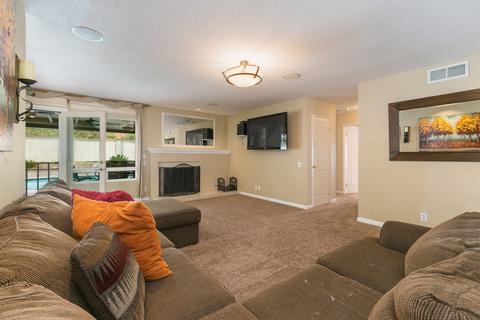 1870 Jasmine St, El Cajon, CA 92021 photo 5