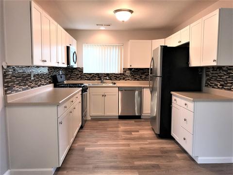 661 Stanley Ct, Escondido, CA 92026 photo 2