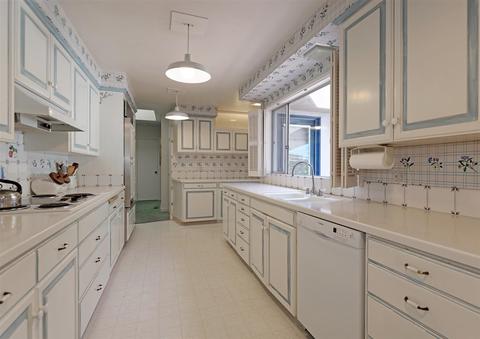 2416 Avenida De La Playa, La Jolla, CA 92037 photo 11