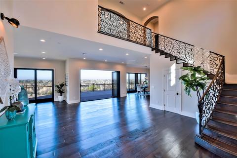5734 Desert View Dr, La Jolla, CA 92037 photo 3