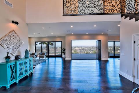 5734 Desert View Dr, La Jolla, CA 92037 photo 10