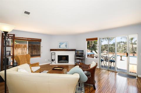 2328 Back Nine St, Oceanside, CA 92056 photo 9