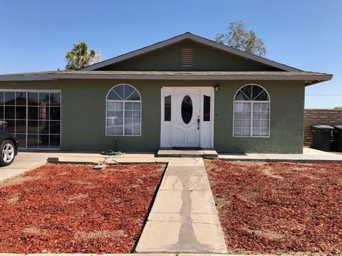 695 Sandy Ave, El Centro, CA 92243 photo 2