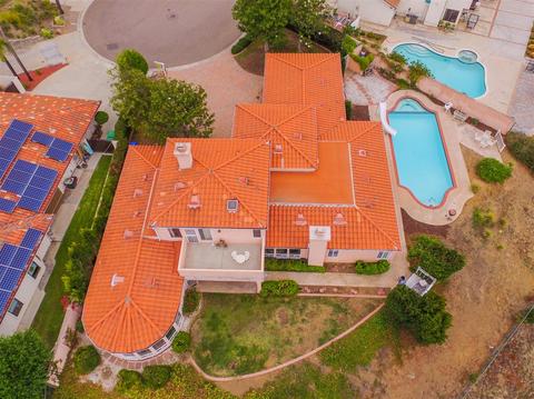 1472 Avenida Arriba, El Cajon, CA 92020 photo 2
