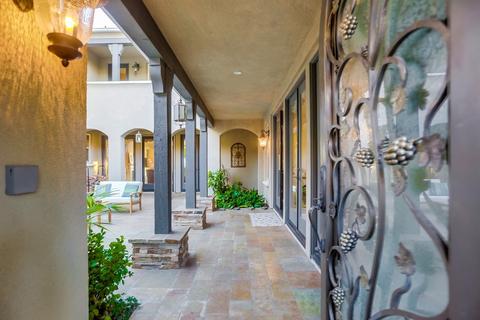 7647 Circulo Sequoia, Carlsbad, CA 92009 photo 5