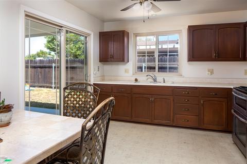 1221 Conway Dr, Escondido, CA 92027 photo 5