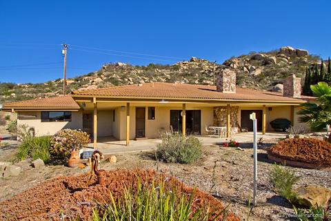 2305 Helen Rd, Fallbrook, CA 92028 photo 2