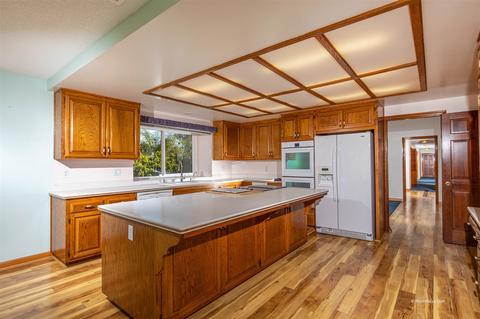 1319 Sugarbush Dr, Vista, CA 92084 photo 7