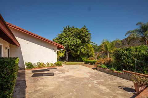 1319 Sugarbush Dr, Vista, CA 92084 photo 21
