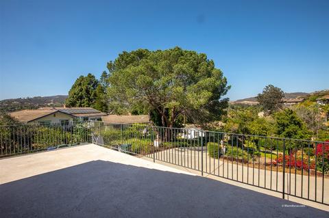 1319 Sugarbush Dr, Vista, CA 92084 photo 9