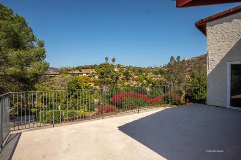 1319 Sugarbush Dr, Vista, CA 92084 photo 8