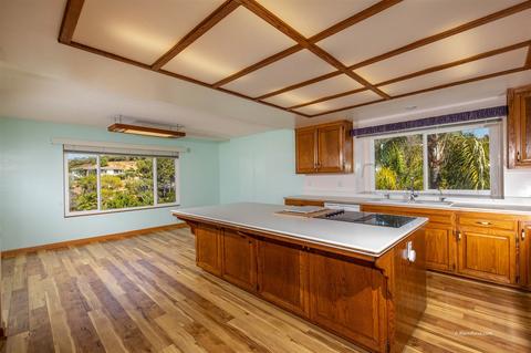 1319 Sugarbush Dr, Vista, CA 92084 photo 5