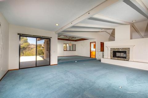1319 Sugarbush Dr, Vista, CA 92084 photo 4
