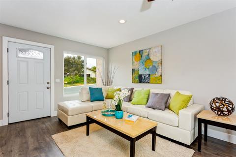1780 Round Tree Dr, Oceanside, CA 92056 photo 2