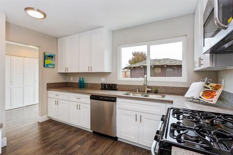 1780 Round Tree Dr, Oceanside, CA 92056 photo 7