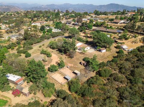147 Lake View Ln, El Cajon, CA 92021 photo 5