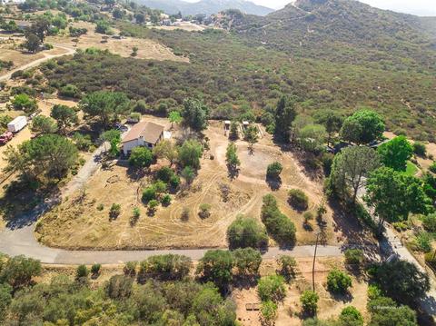147 Lake View Ln, El Cajon, CA 92021 photo 1