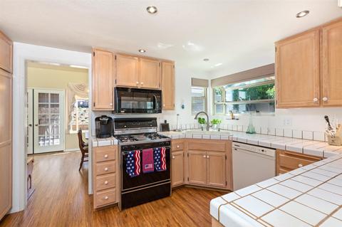1772 Pinehurst Ave, Escondido, CA 92026 photo 9