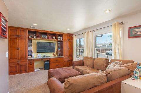 398 Nothomb St, El Cajon, CA 92019 photo 5