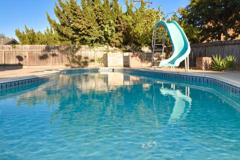311 Chestnut Ln, Escondido, CA 92025 photo 2