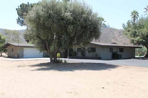 2439 Willow Glen Dr, El Cajon, CA 92019 photo 1