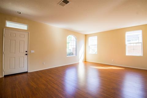 34063 Milat St, Temecula, CA 92592 photo 2