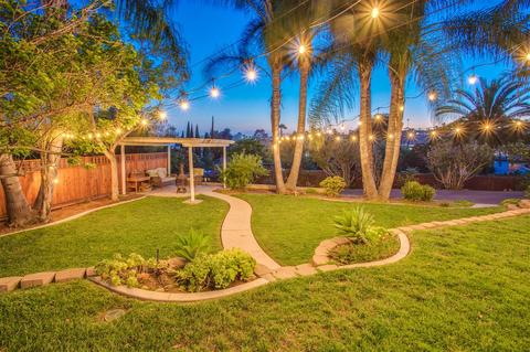 1042 Oak Dr, Vista, CA 92084 photo 2