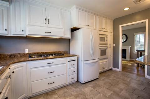 1042 Oak Dr, Vista, CA 92084 photo 10