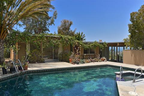 2767 Hidden Valley Rd, La Jolla, CA 92037 photo 1