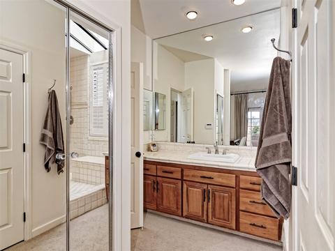638 Arenas St, La Jolla, CA 92037 photo 17