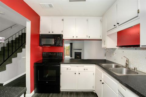 9252 Carlton Oaks Dr, Santee, CA 92071 photo 9