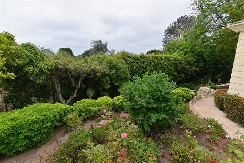 5914 Folsom Dr, La Jolla, CA 92037 photo 15