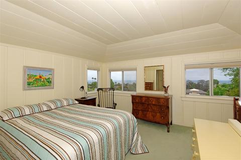 5914 Folsom Dr, La Jolla, CA 92037 photo 12