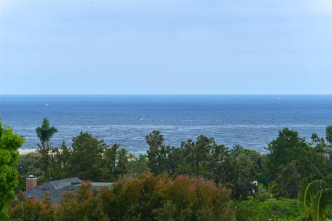 5914 Folsom Dr, La Jolla, CA 92037 photo 3