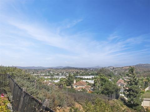 817 Chamise, San Marcos, CA 92069 photo 2