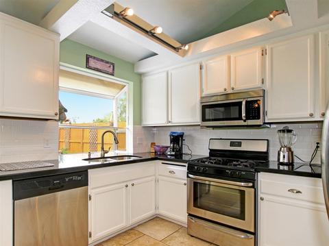 1391 Ridgemont Ct, Oceanside, CA 92056 photo 9