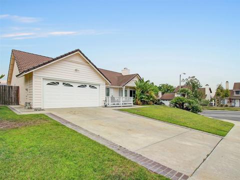 1391 Ridgemont Ct, Oceanside, CA 92056 photo 2