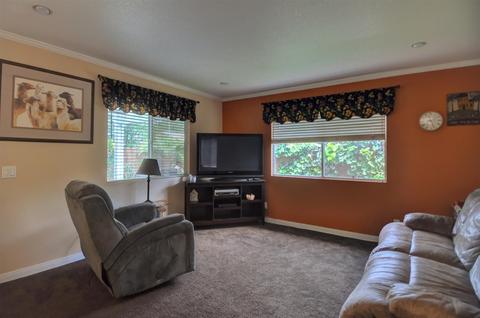 1586 Nicholas Pl, El Cajon, CA 92019 photo 3