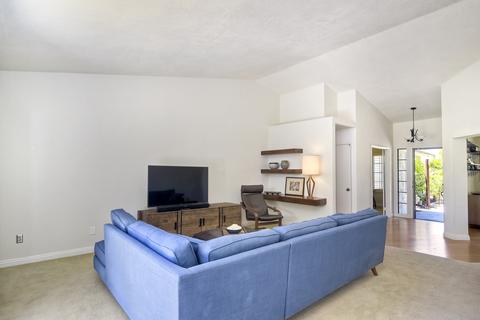 1501 Del Mar Rd, Oceanside, CA 92057 photo 2