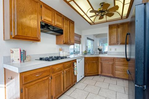1741 Via Allena, Oceanside, CA 92056 photo 11