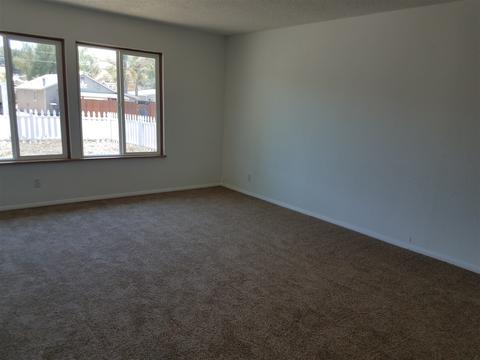 709 E St, Ramona, CA 92065 photo 4