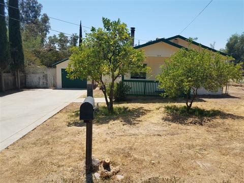 1019 6th St, Ramona, CA 92065 photo 2