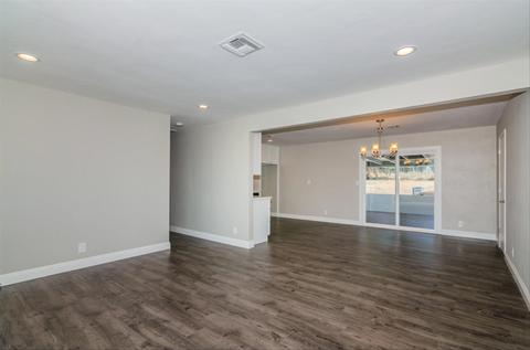 253 Gannet Dr, Vista, CA 92083 photo 5