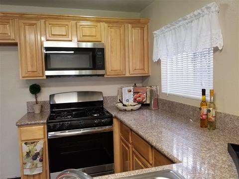 15213 S Gibson Ave, Compton, CA 90221 photo 3