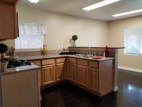 15213 S Gibson Ave, Compton, CA 90221 photo 4