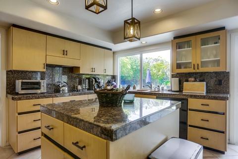 8430 Cliffridge Ln, La Jolla, CA 92037 photo 9