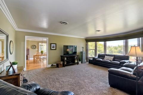 1643 Humphrey Pl, Escondido, CA 92025 photo 6